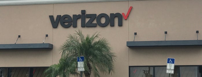 Verizon is one of Lieux qui ont plu à Janet.