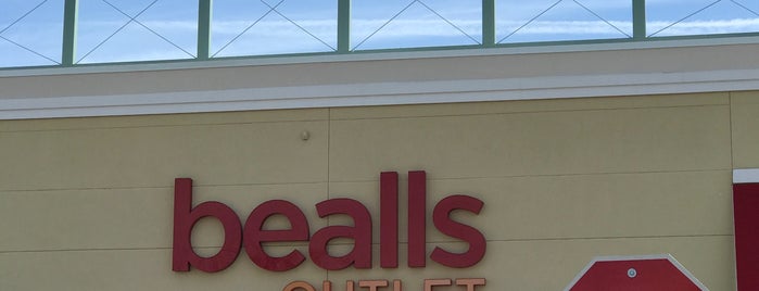 Beall's Outlet is one of สถานที่ที่ Bev ถูกใจ.
