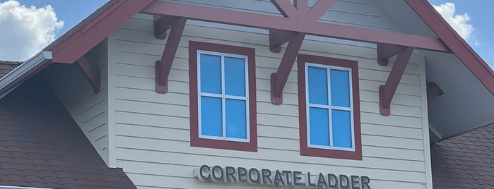 Corporate Ladder Brewing Company is one of สถานที่ที่บันทึกไว้ของ Ben.