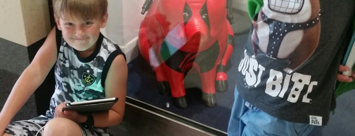 Mini Henson Pig - Deadpool by Josh Haines is one of The Gloucestershire Old Spots Trail.