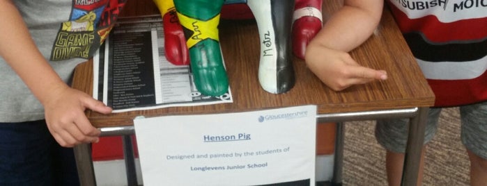 Mini Henson Pig by Longlevens Junior School is one of The Gloucestershire Old Spots Trail.