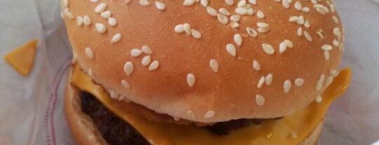 Burger King is one of Carlさんのお気に入りスポット.