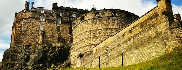 Castelo de Edimburgo is one of Edinburgh Essentials.
