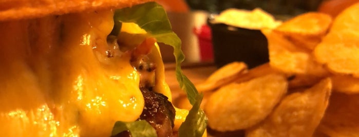 Boston Burger Company is one of Omarさんのお気に入りスポット.