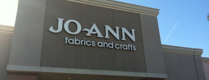 JOANN Fabrics and Crafts is one of Lugares favoritos de Arthur.