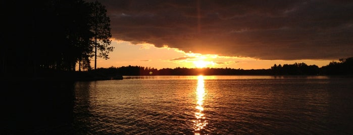 Lake Ogemaw is one of Lugares favoritos de Megan.