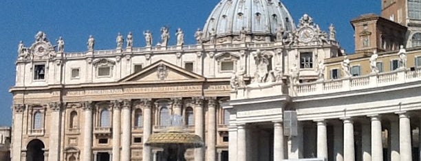 Piazza San Pietro is one of Roma - a must! = Peter's Fav's.