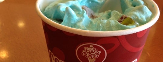 Cold Stone Creamery is one of The 7 Best Places for a Pie Crust in Fort Worth.