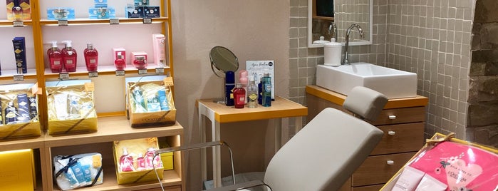 L'Occitane is one of Midway Mall.