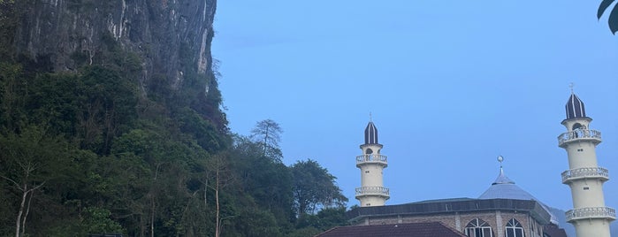 Masjid desa gunung is one of Masjid & Surau, MY #3.