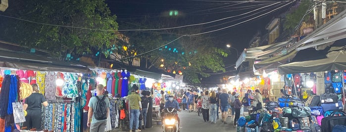 Chợ Đêm An Hội (Night Market) is one of Boさんの保存済みスポット.