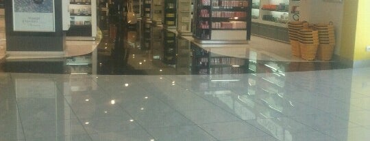 Duty Free Shop Naples Airport is one of gibutino 님이 저장한 장소.