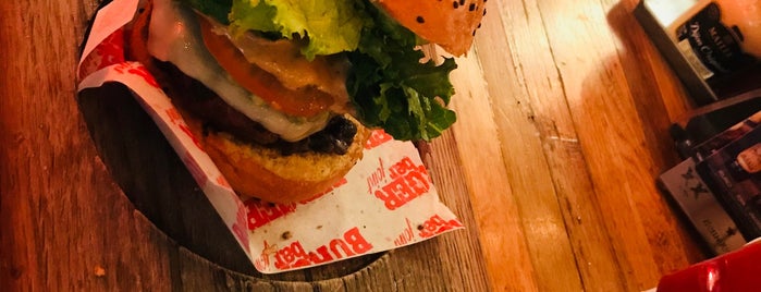 Burger Bar is one of Arizbethさんのお気に入りスポット.