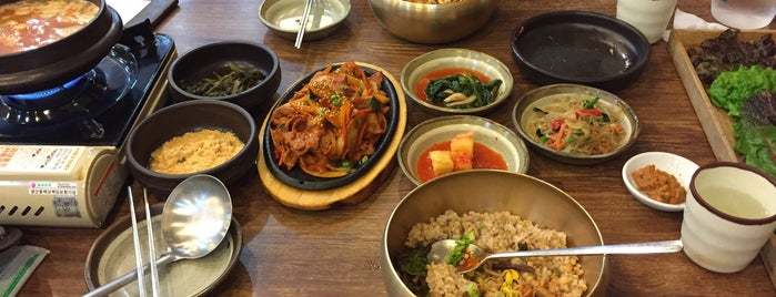 청국장과 보리밥 is one of Hong's Favorite Dine-Outs.