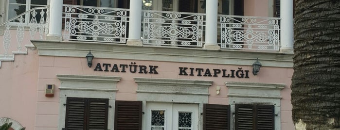 Bornova Belediyesi Atatürk Kitaplığı is one of İzmir.
