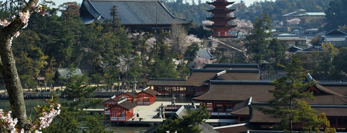 Itsukushima Shrine is one of Japan top200.