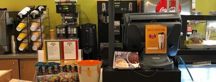 Au Bon Pain is one of Lunch Spots in Downtown.