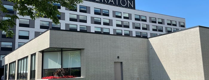 Sheraton Laval Hotel is one of Salle De Reception.