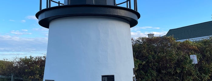 Lobster Point Lighthouse is one of Faros.
