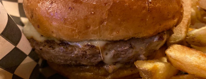 Bagger Dave's Legendary Burger Tavern is one of Want To Try.