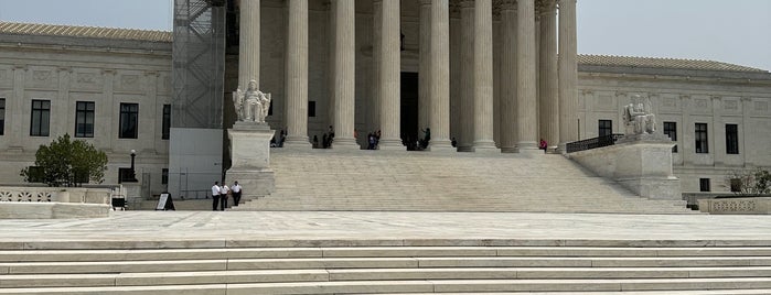 Supreme Court of the United States is one of DC Monuments Run.