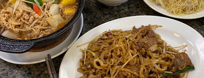 七喜粥麵小廚 is one of Hong Kong // Food // Favorites.