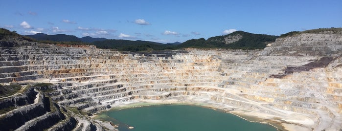 宇部興産 宇部伊佐鉱山 is one of 日本の鉱山.