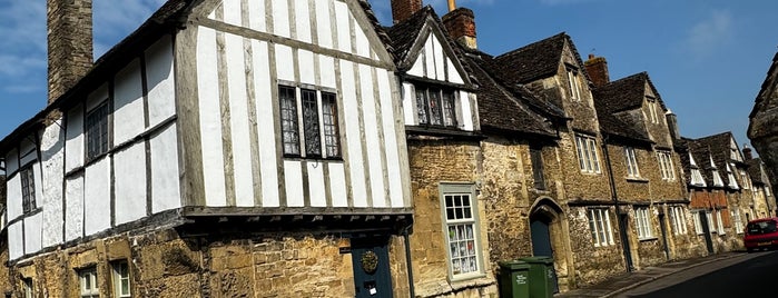 Lacock Abbey, Fox Talbot Museum and Village is one of Harry Potter.