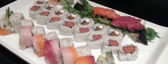 Sushi Muramoto is one of Lugares favoritos de Hannah.