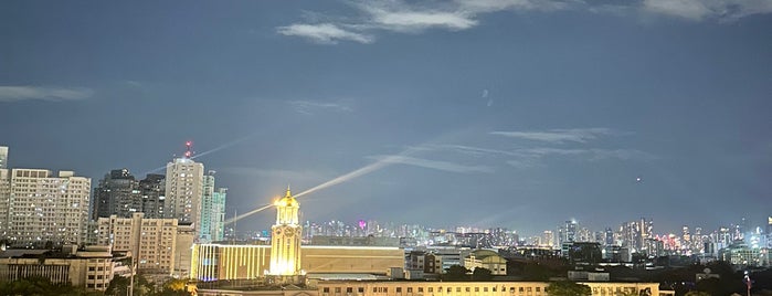 The Bayleaf Hotel is one of Manila.