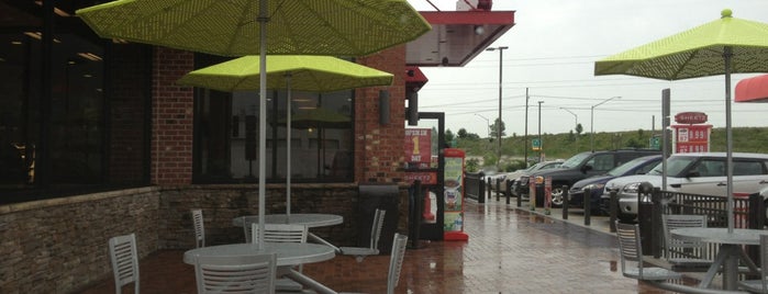 Sheetz is one of สถานที่ที่ Taylor ถูกใจ.