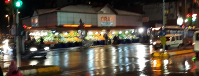 Orka Market is one of Ulas'ın Beğendiği Mekanlar.