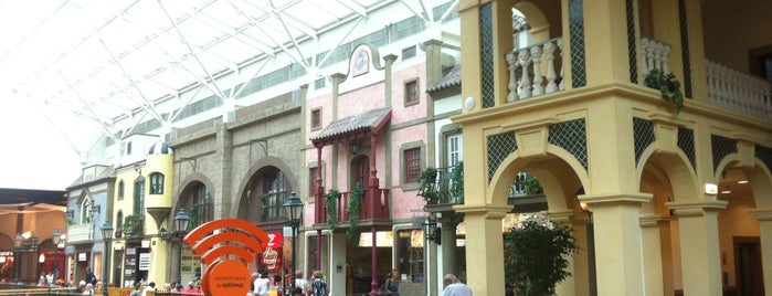 Via Catarina Shopping is one of Centros Comerciais.
