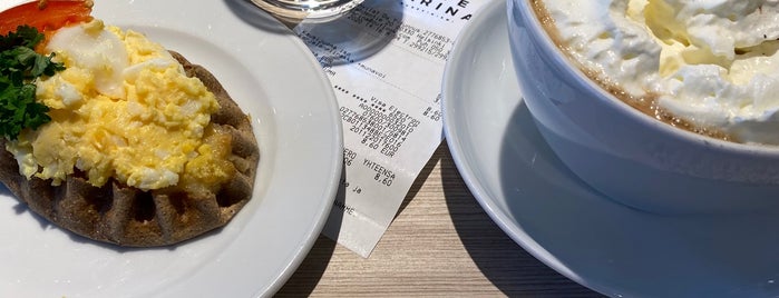 Cafe Tarina is one of Lieux sauvegardés par Salla.
