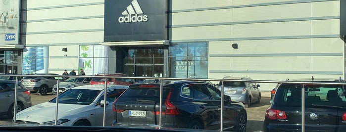 Adidas Outlet Store is one of Visited.