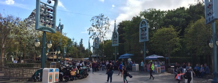 Disneyland Park is one of Lieux qui ont plu à Joshua.