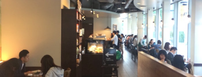 Starbucks is one of Joshuaさんのお気に入りスポット.