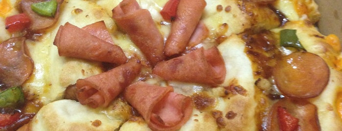 Pizza Hut is one of makan @ Utara #9.