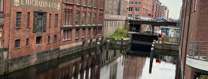 Michaelisbrücke is one of Hamburg.