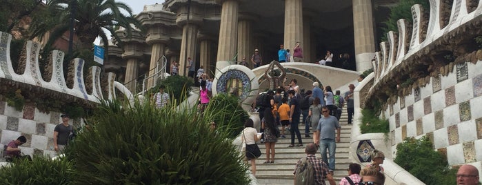 Park Güell is one of สถานที่ที่ Matthew ถูกใจ.