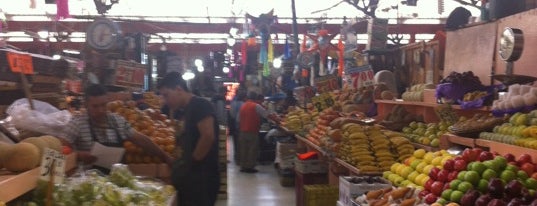 Mercado Hidalgo is one of Lugares favoritos de Ximena.