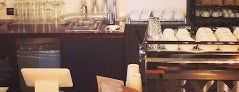 FIX Coffeebar is one of Samantha Maeさんのお気に入りスポット.