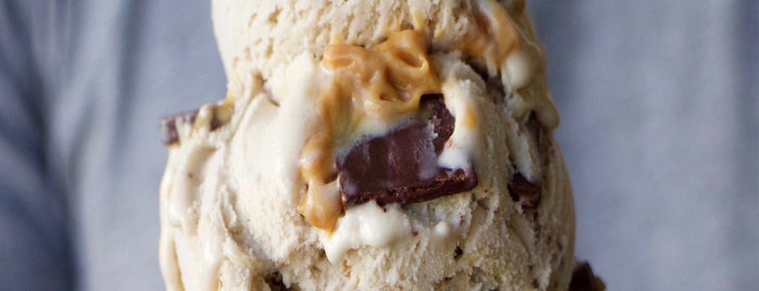 Sprinkles Dallas Ice Cream is one of Lugares favoritos de Johnalaine.