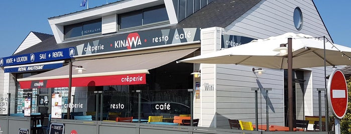 Kinawa Crêperie is one of สถานที่ที่ Jonathan ถูกใจ.