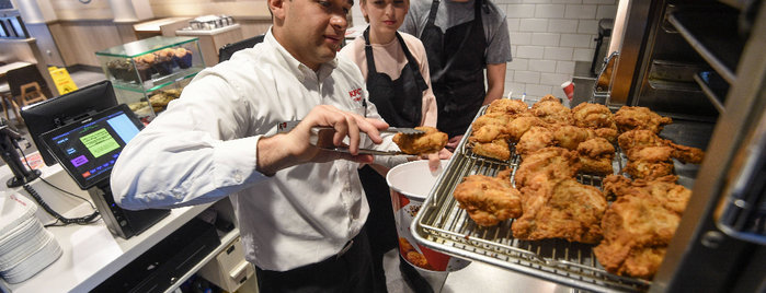 KFC is one of Bruna'nın Beğendiği Mekanlar.