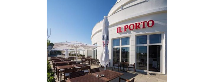 IL Porto Restaurant is one of Tempat yang Disukai Georg.
