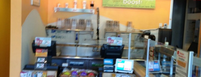 Robeks Fresh Juices & Smoothies is one of Posti che sono piaciuti a mike.