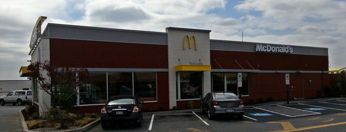McDonald's is one of Tempat yang Disukai Marc.