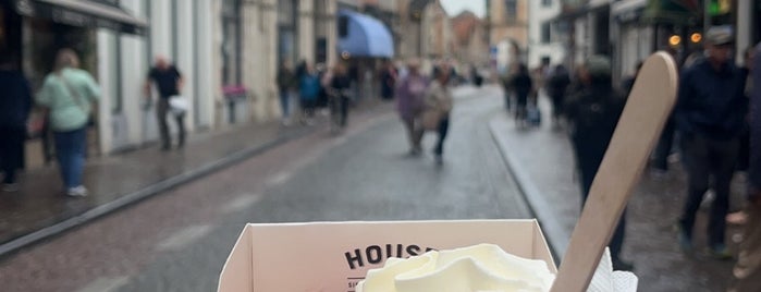 House of Waffles is one of Bruges- بروج.