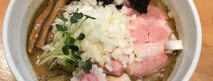 煮干し中華そば 一二三屋 is one of Ramen／Tsukemen.